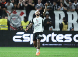 Yuri Alberto shines, Depay scores a screamer, Corinthians beat São Paulo